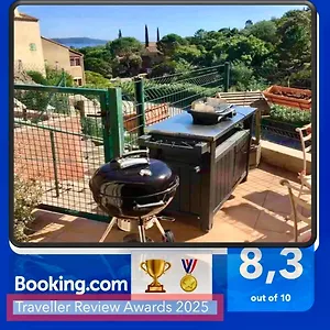 Vue Mer Au Loin Maisonnette Tout Equipee Pour 4 Personnes Avec Piscine Clim Wifi Velos Tv Barbecues Cavalaire-sur-Mer