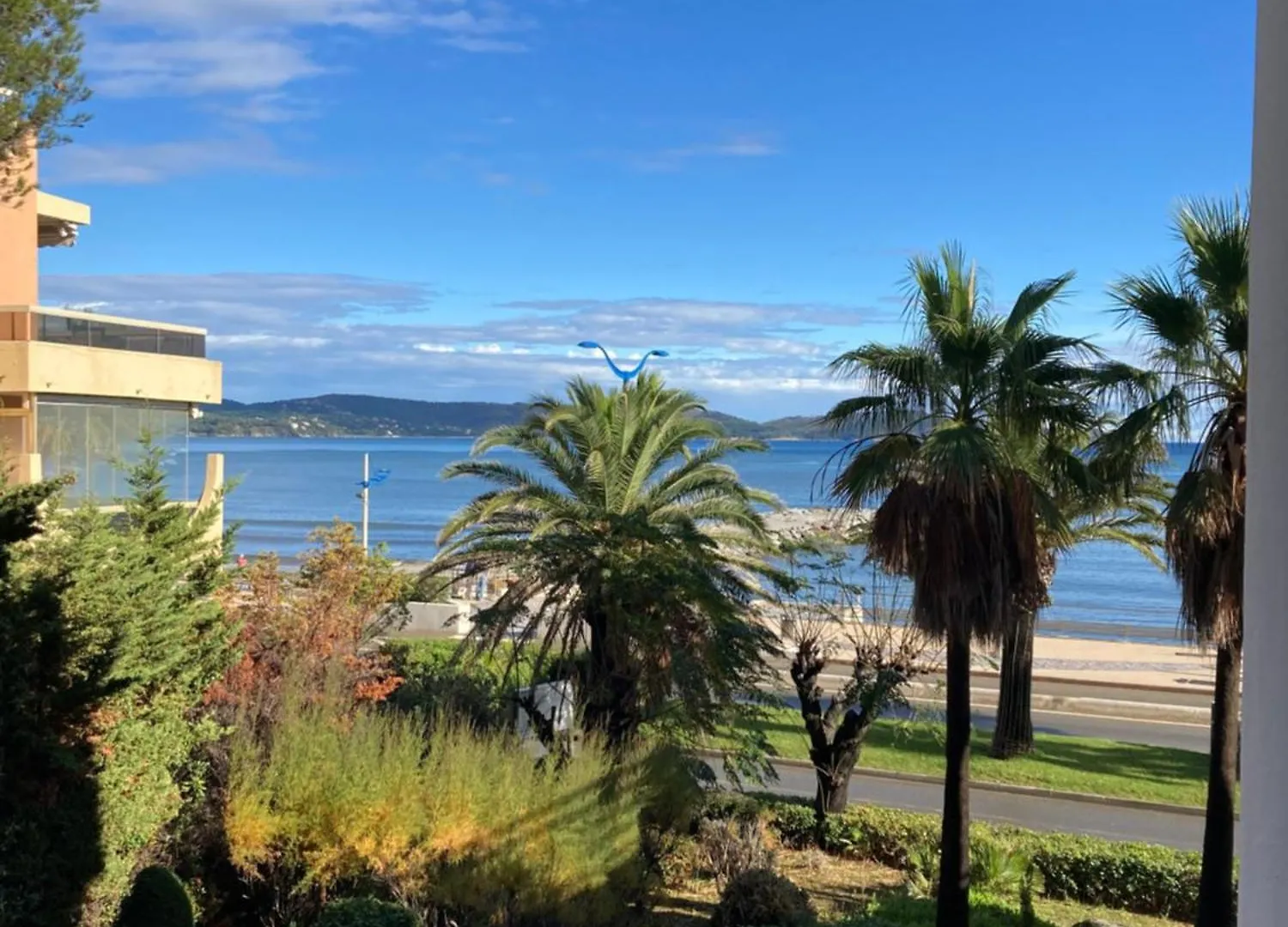 Appartement Front De Mer Cavalaire contacts